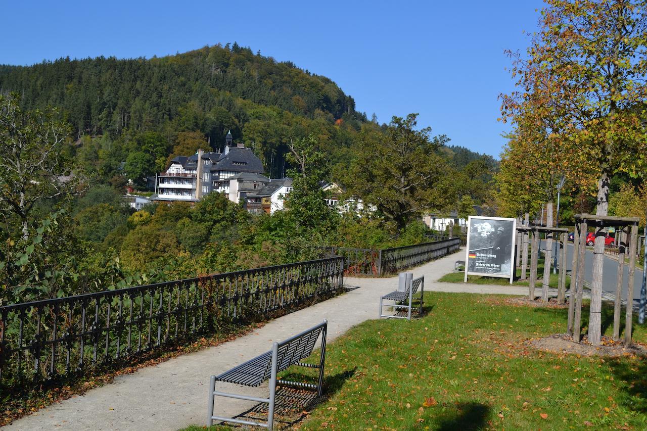 Hotel Weisser Hirsch Schwarzburg 外观 照片